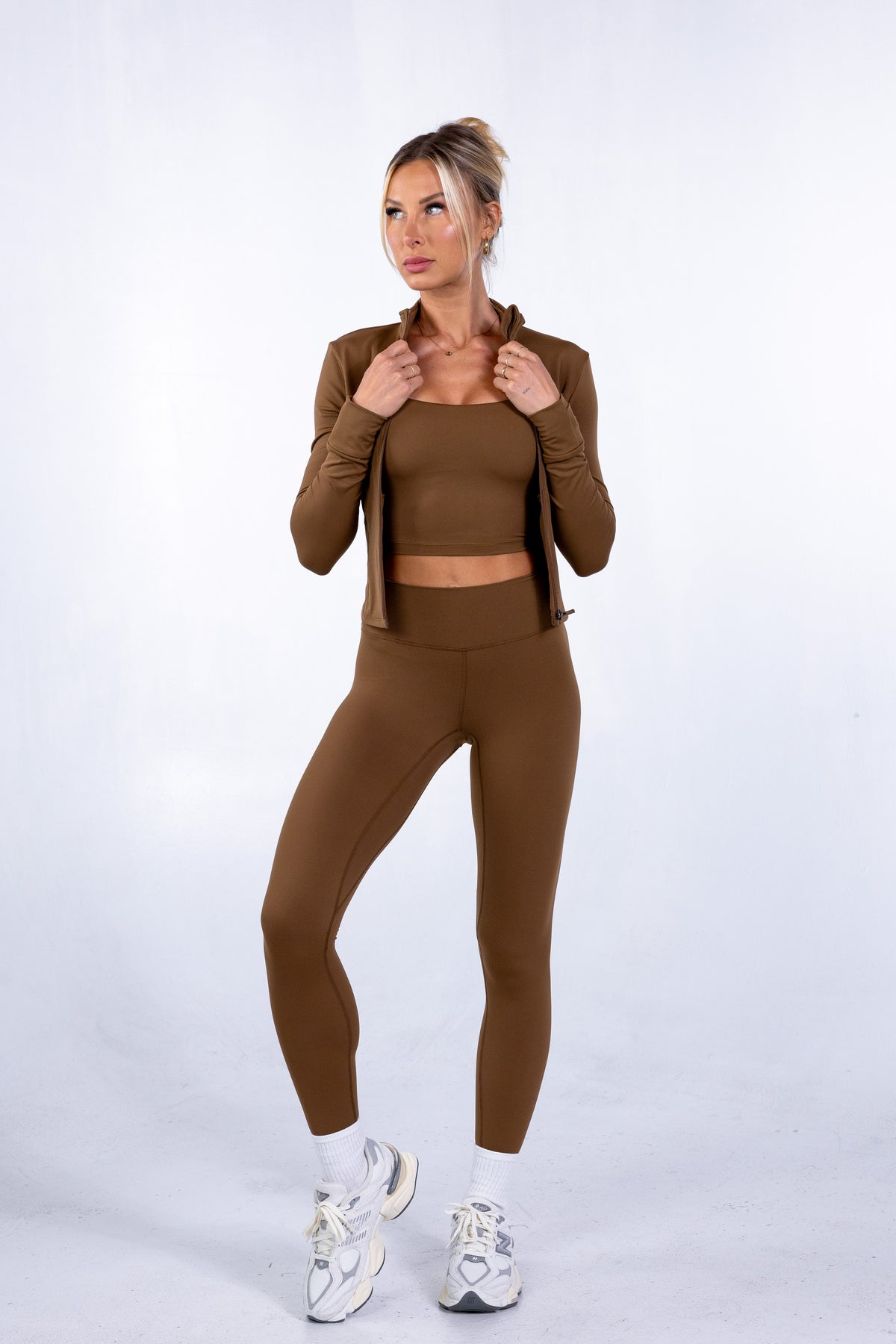 Wear Active active wear crop jacket brown